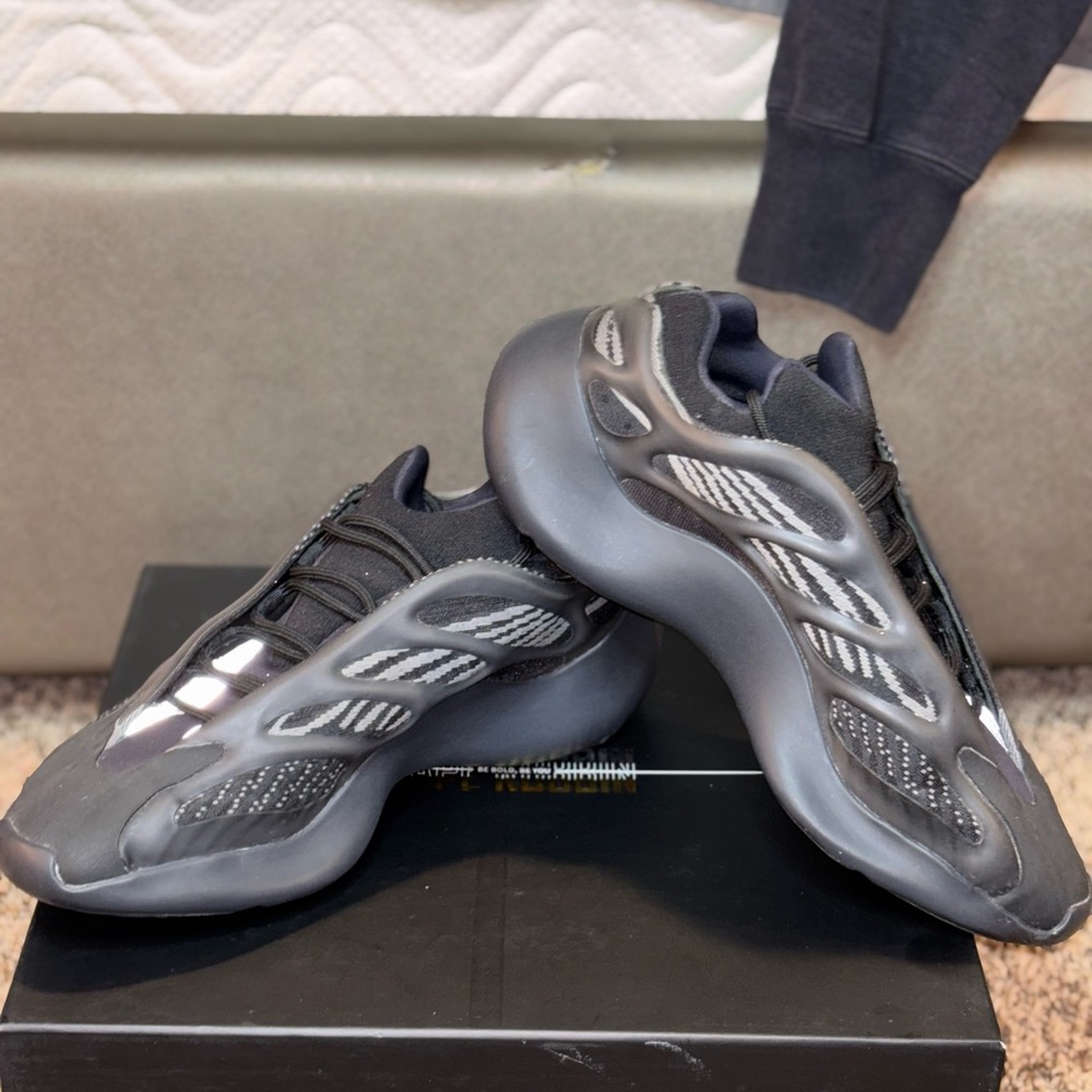 Adidas Yeezy 700 V3 "Dark Glow"